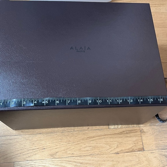 Alaïa Paris Empty Box and Hanger - Picture 7 of 10